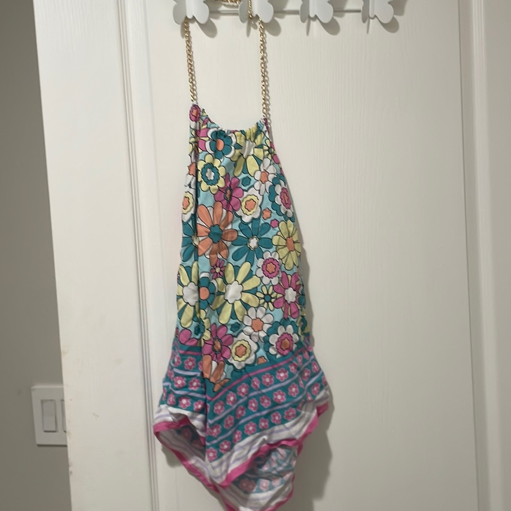 Cute adjustable “bandana” shirt.